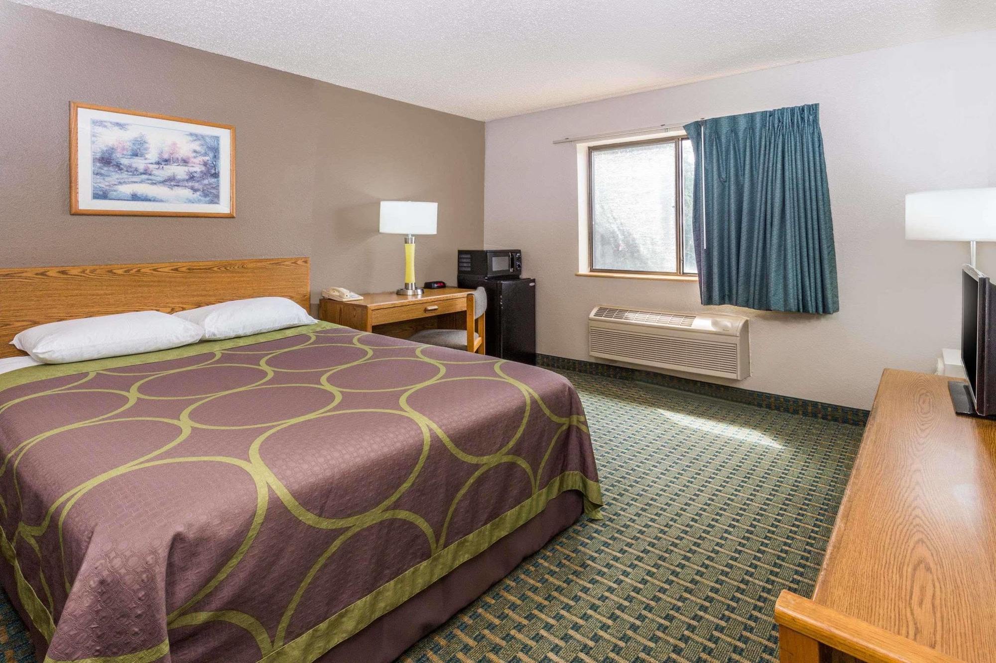 ซูเปอร์ 8 บาย วินด์แฮม เซนต์ชาร์ลส์ Hotel ภายนอก รูปภาพ